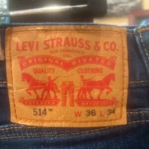 Levi’s jeans 514 size 34/32 in GUC